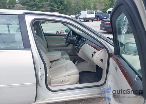 2007 Cadillac Dts Luxury I z USA, uszkodzony, nr VIN 1G6KD57YX7U218183